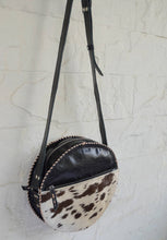 Load image into Gallery viewer, Sophia Round Crossbody Bag