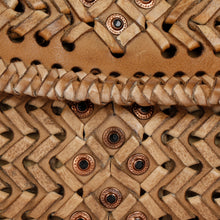 Load image into Gallery viewer, Vero Clutch