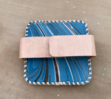 Load image into Gallery viewer, Coaster Set Marbled Leather