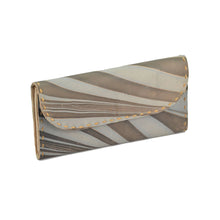 Load image into Gallery viewer, Cindy Wallet - Marbled Leather
